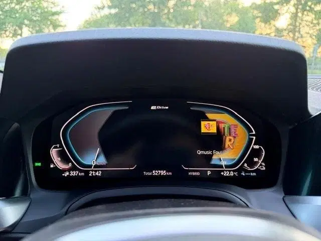 BMW 3-serie 330e uit 2019, foto 14