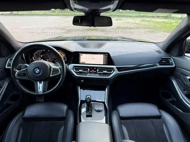 BMW 3-serie 330e uit 2019, foto 8