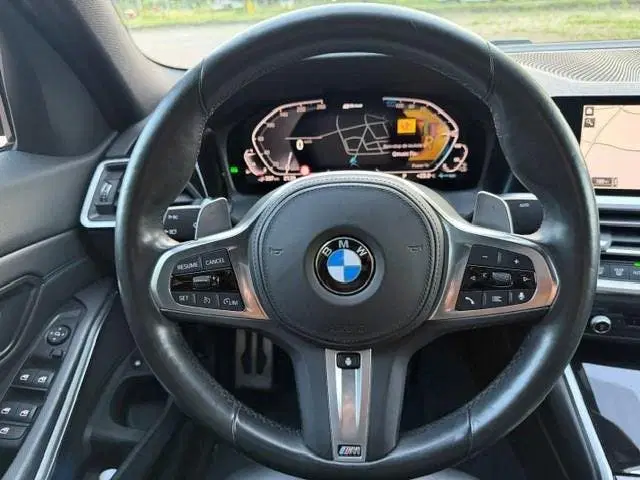 BMW 3-serie 330e uit 2019, foto 9
