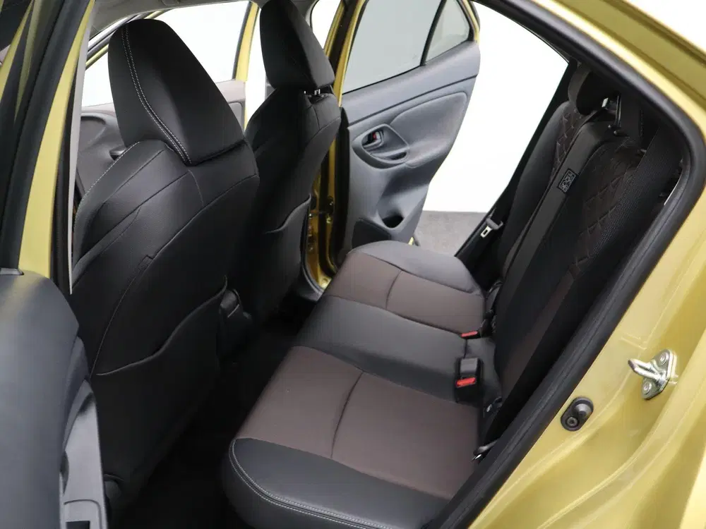 Toyota Yaris Cross 1.5 Hybrid Executive uit 2022, foto 14