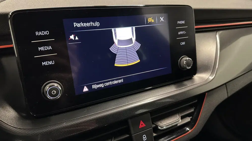 Skoda Scala 1.0 TSI Sport Business LM CRUISE CARPLAY E uit 2020, foto 7