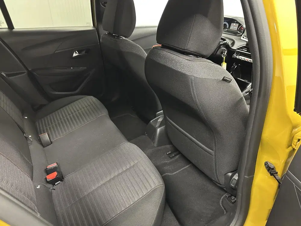 Peugeot 208 1.2 PureTech Active Pack CRUISE NAVIGATIE uit 2022, foto 13