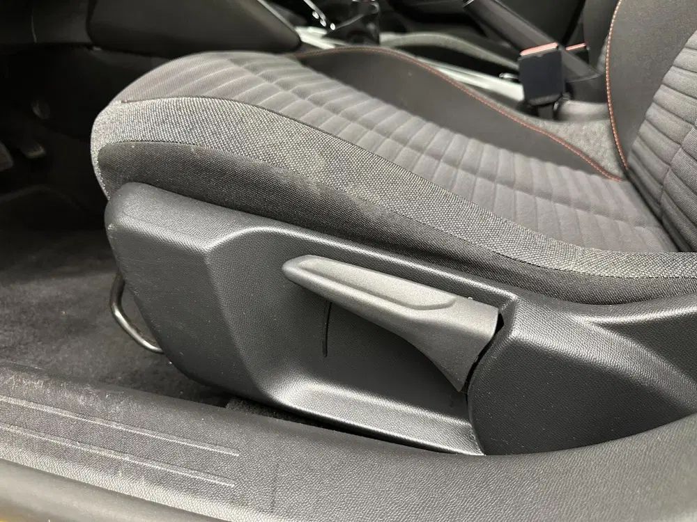 Peugeot 208 1.2 PureTech Active Pack CRUISE NAVIGATIE uit 2022, foto 15