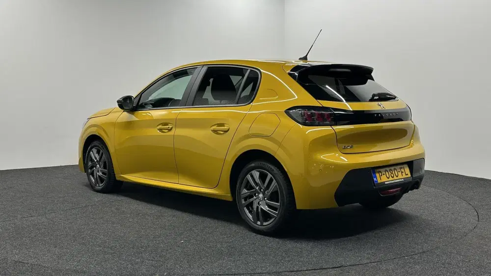Peugeot 208 1.2 PureTech Active Pack CRUISE NAVIGATIE uit 2022, foto 4