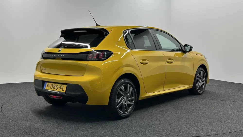 Peugeot 208 1.2 PureTech Active Pack CRUISE NAVIGATIE uit 2022, foto 5