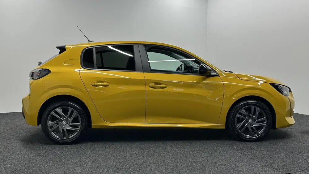 Peugeot 208 1.2 PureTech Active Pack CRUISE NAVIGATIE uit 2022, foto 9