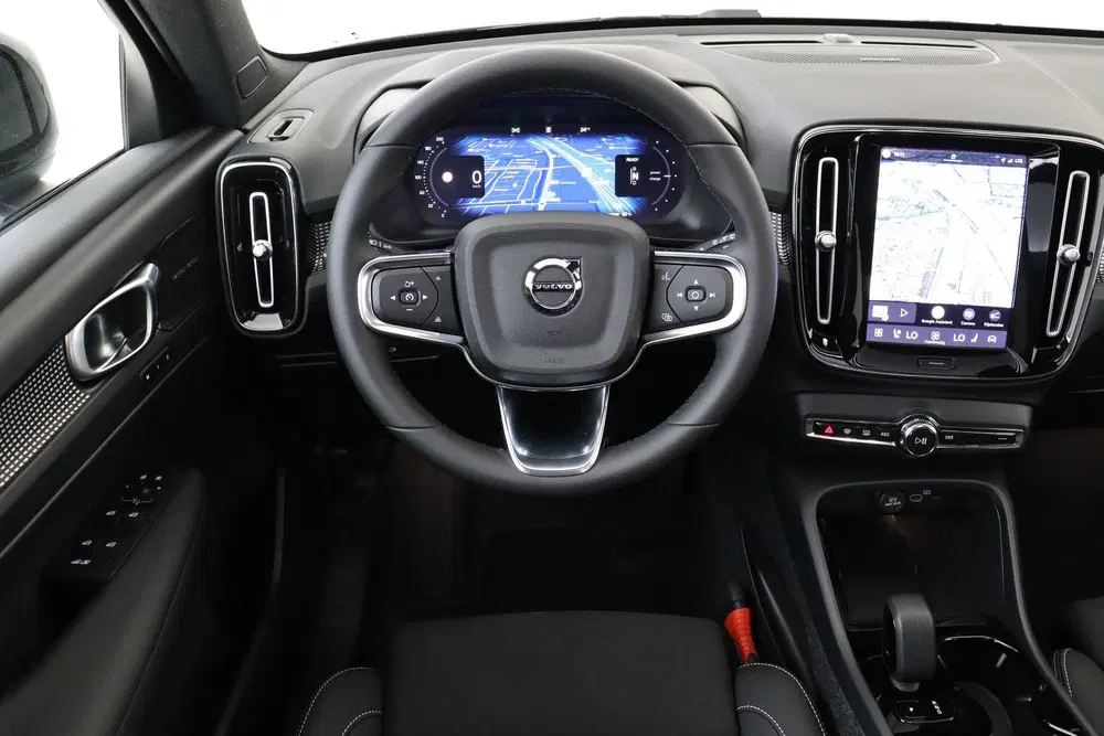 Volvo EX40 SINGLE MOTOR EXTENDED RANGE ULTRA BLACK ED uit 2026, foto 2