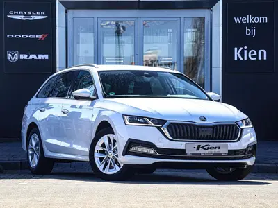 Skoda Octavia 1.5 e-TSI Business Edition Plus uit 2023