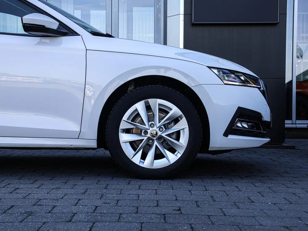 Skoda Octavia 1.5 e-TSI Business Edition Plus uit 2023, foto 5