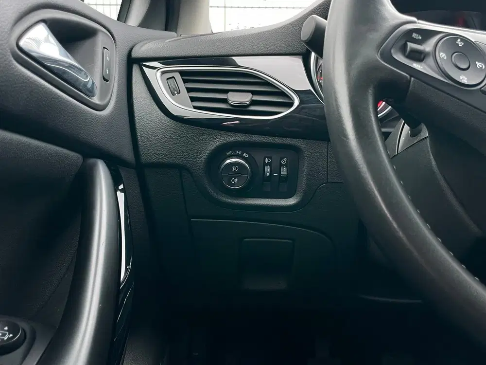 Opel Astra uit 2019, foto 15