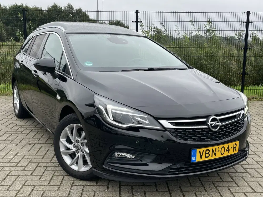 Opel Astra uit 2019, foto 4
