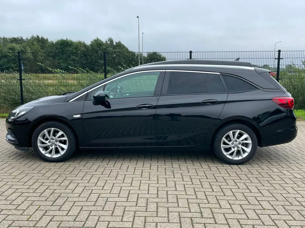 Opel Astra uit 2019, foto 7