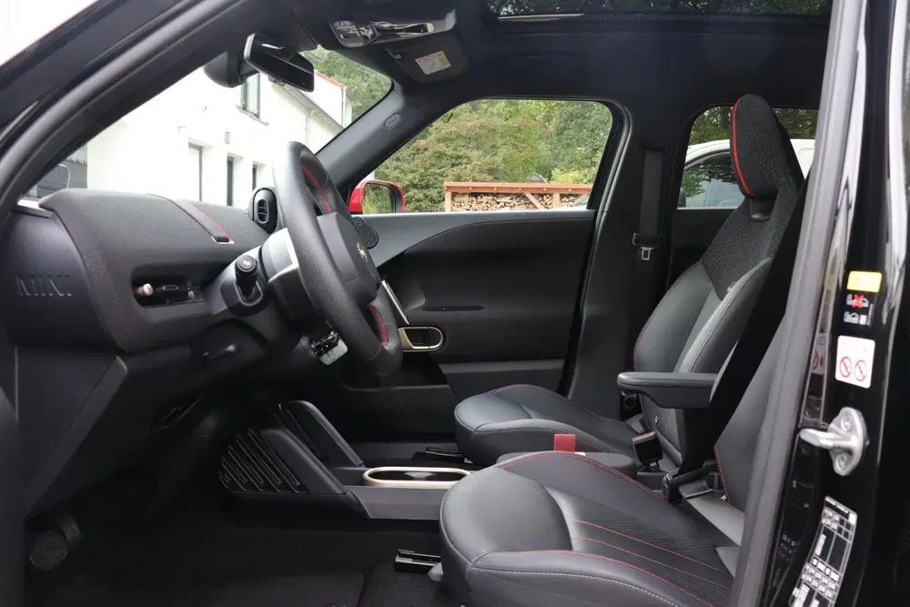 Mini Aceman E John Cooper Works M 42.5 kWh uit 2025, foto 10