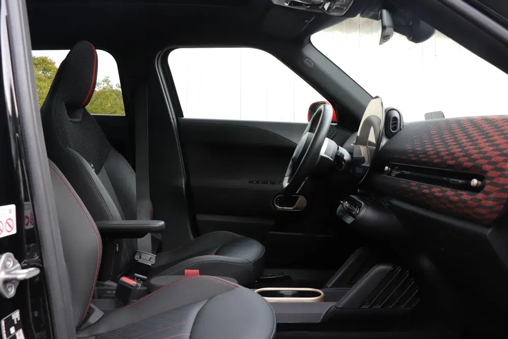 Mini Aceman E John Cooper Works M 42.5 kWh uit 2025, foto 14
