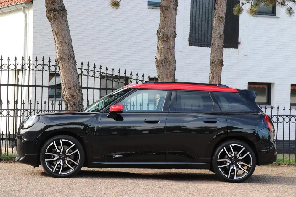Mini Aceman E John Cooper Works M 42.5 kWh uit 2025, foto 2
