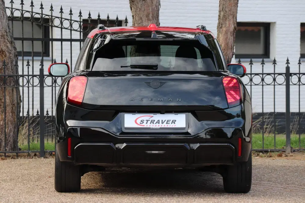 Mini Aceman E John Cooper Works M 42.5 kWh uit 2025, foto 4