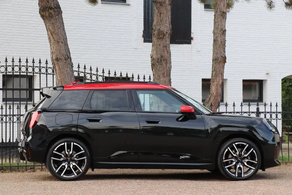 Mini Aceman E John Cooper Works M 42.5 kWh uit 2025, foto 6