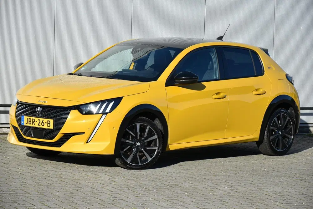 Peugeot 208 1.2 PureTech GT Pack Line Panorama dak App uit 2022