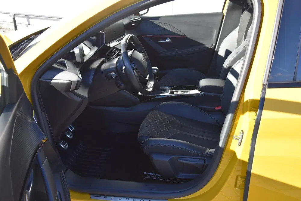 Peugeot 208 1.2 PureTech GT Pack Line Panorama dak App uit 2022, foto 11