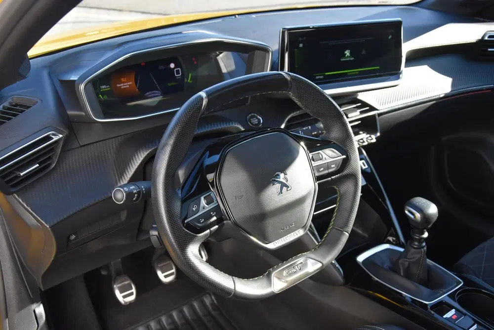 Peugeot 208 1.2 PureTech GT Pack Line Panorama dak App uit 2022, foto 12