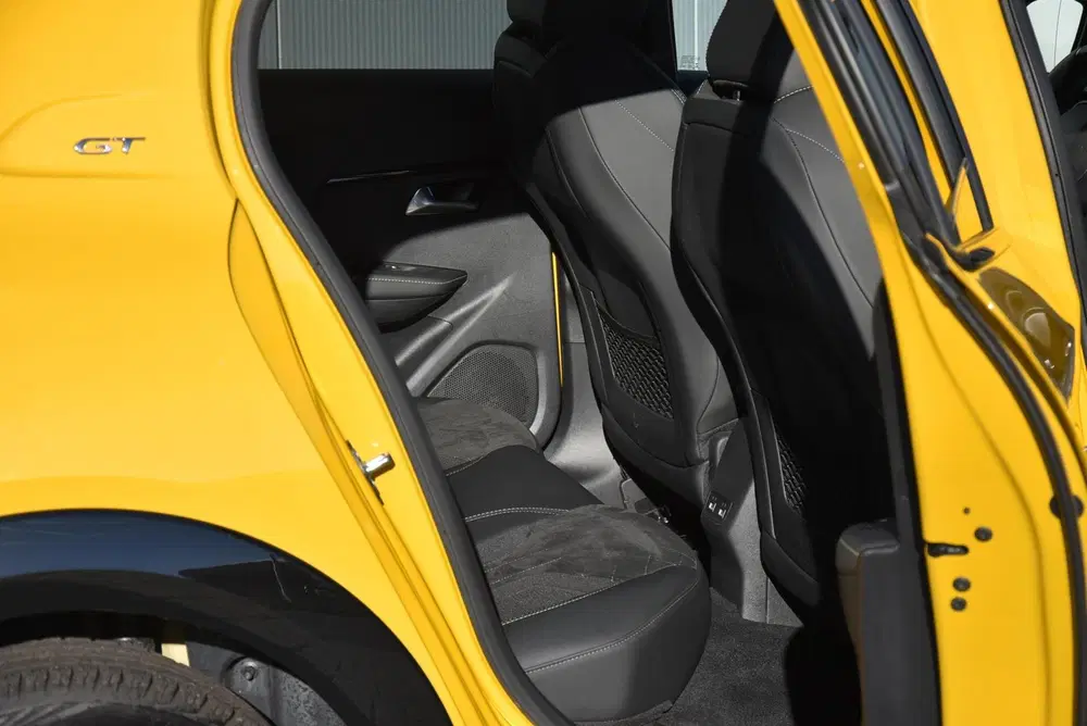 Peugeot 208 1.2 PureTech GT Pack Line Panorama dak App uit 2022, foto 13