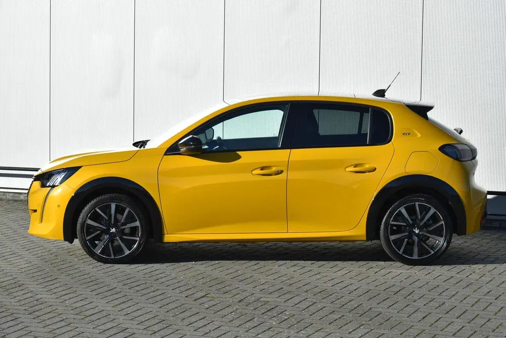 Peugeot 208 1.2 PureTech GT Pack Line Panorama dak App uit 2022, foto 2