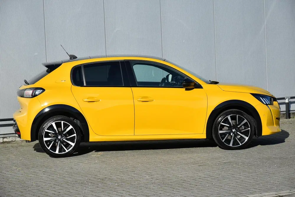 Peugeot 208 1.2 PureTech GT Pack Line Panorama dak App uit 2022, foto 5