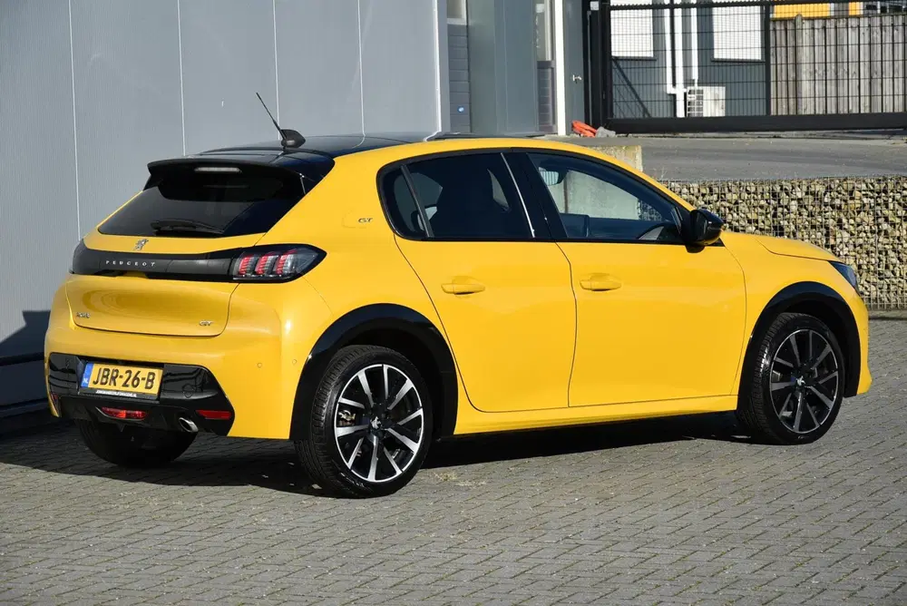 Peugeot 208 1.2 PureTech GT Pack Line Panorama dak App uit 2022, foto 6