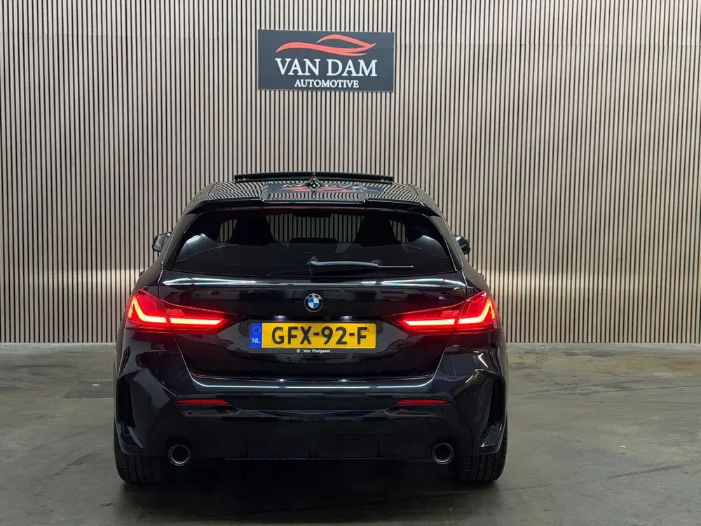 BMW 1-serie 120i M-Pakket 2024 NAP PANO KUIPSTOELEN LE uit 2024, foto 11