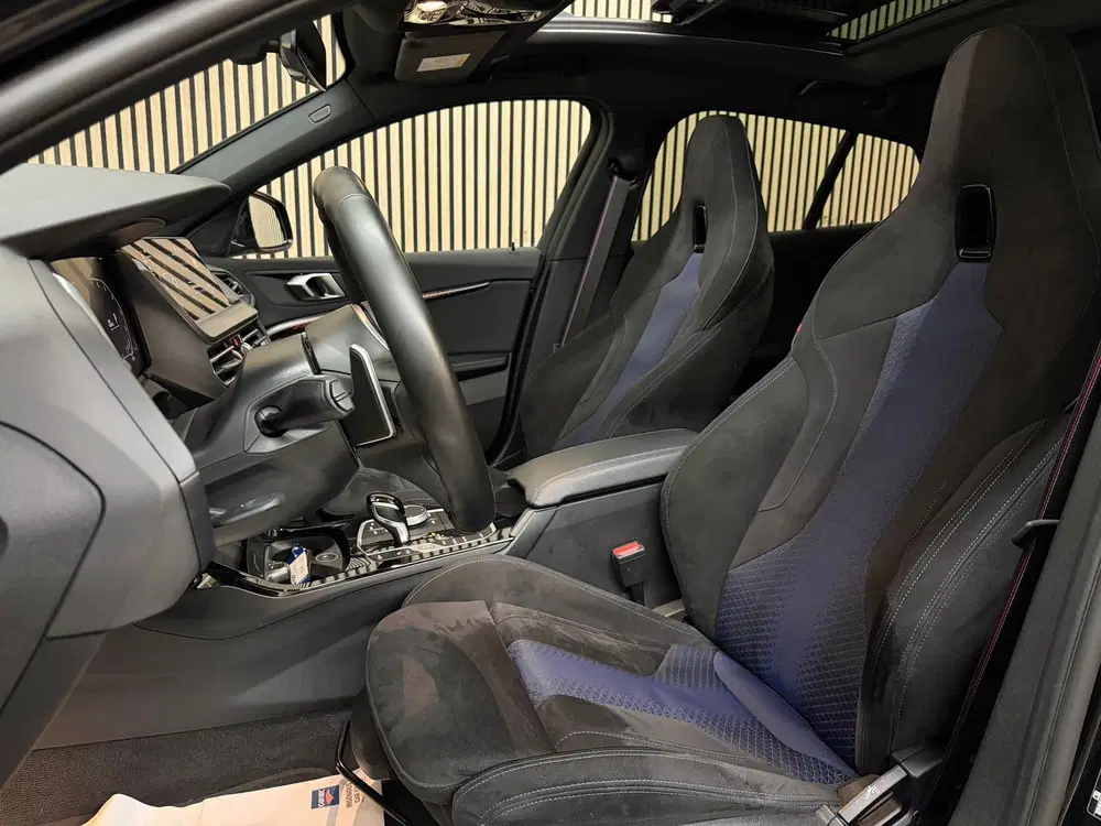 BMW 1-serie 120i M-Pakket 2024 NAP PANO KUIPSTOELEN LE uit 2024, foto 12