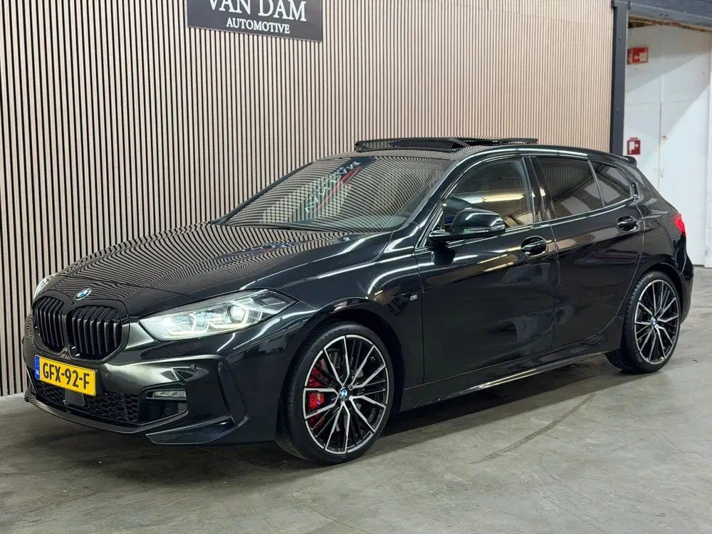 BMW 1-serie 120i M-Pakket 2024 NAP PANO KUIPSTOELEN LE uit 2024, foto 4