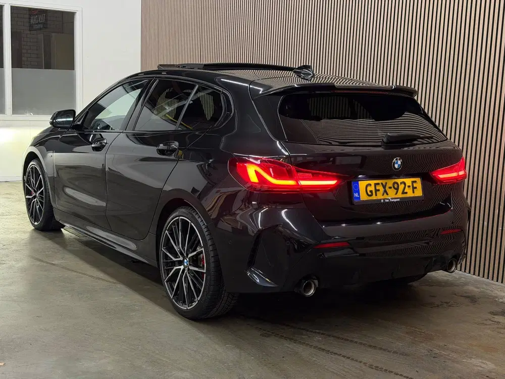 BMW 1-serie 120i M-Pakket 2024 NAP PANO KUIPSTOELEN LE uit 2024, foto 6