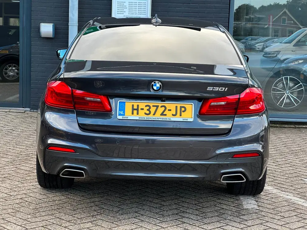 BMW 5-serie 530i High Executive uit 2019, foto 10