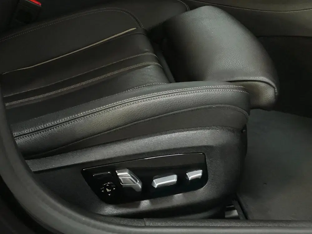 BMW 5-serie 530i High Executive uit 2019, foto 14