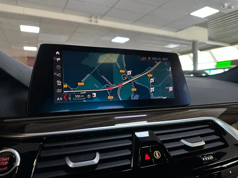 BMW 5-serie 530i High Executive uit 2019, foto 4