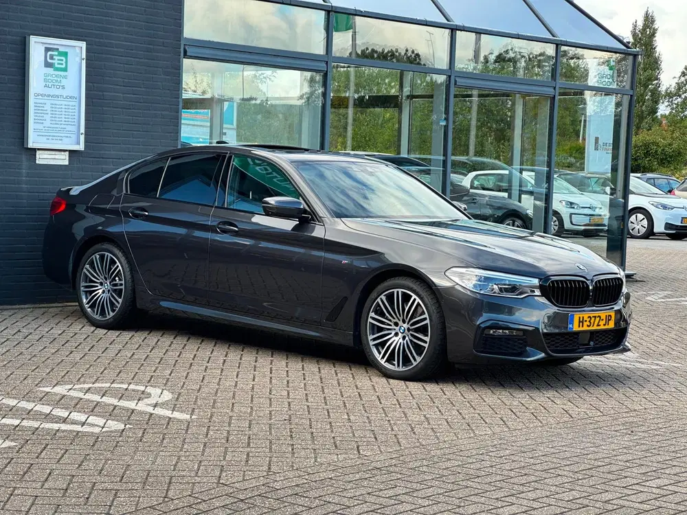 BMW 5-serie 530i High Executive uit 2019, foto 7