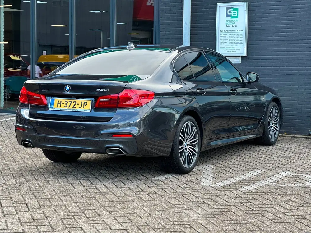 BMW 5-serie 530i High Executive uit 2019, foto 9