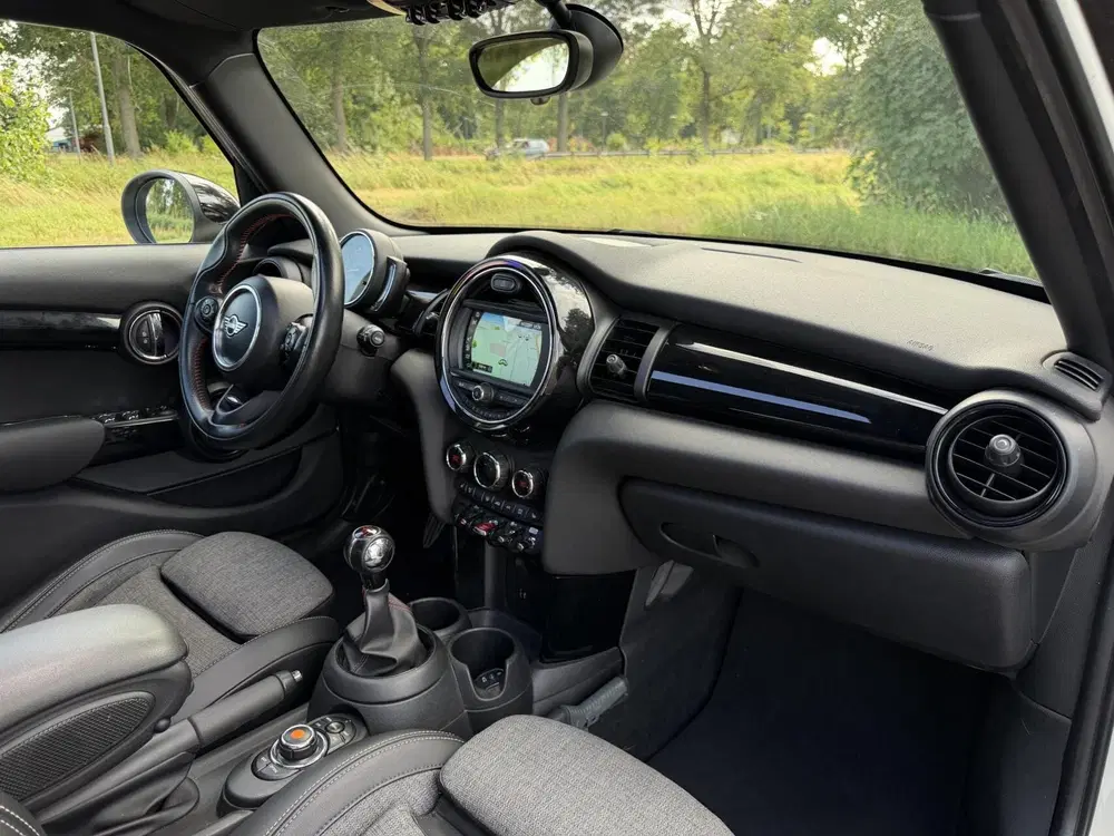 Mini John Cooper Works Cooper 5-Deurs 1.5 John Cooper Works Pano uit 2020, foto 13