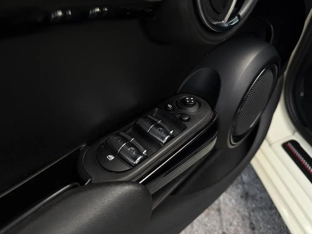 Mini John Cooper Works Cooper 5-Deurs 1.5 John Cooper Works Pano uit 2020, foto 6