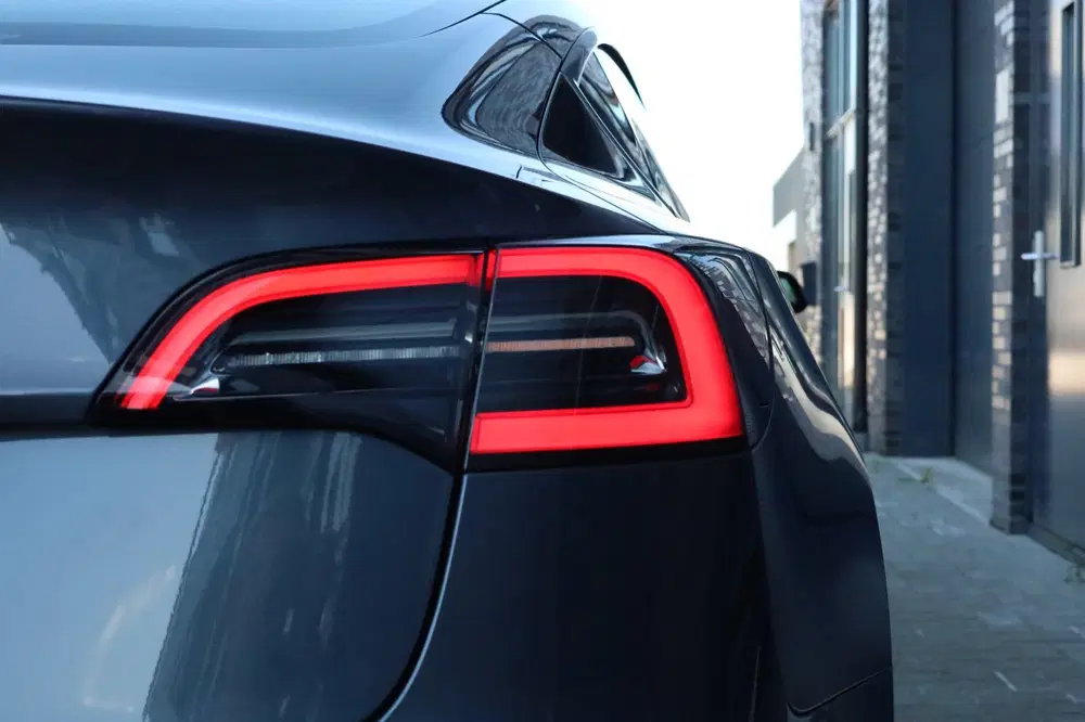 Tesla Model 3 Standard RWD Plus 60 kWh Elektr. achterkle uit 2023, foto 11