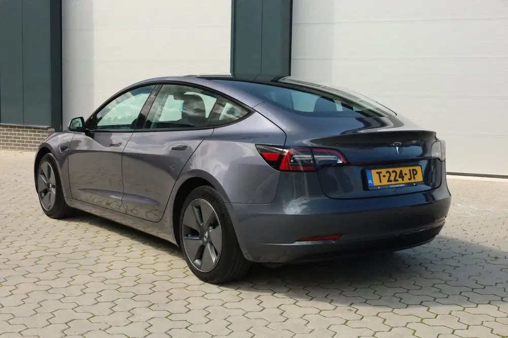 Tesla Model 3 Standard RWD Plus 60 kWh Elektr. achterkle uit 2023, foto 5