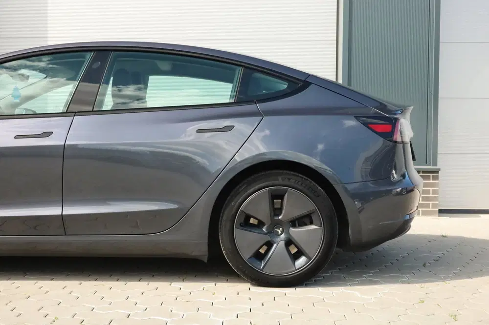 Tesla Model 3 Standard RWD Plus 60 kWh Elektr. achterkle uit 2023, foto 8