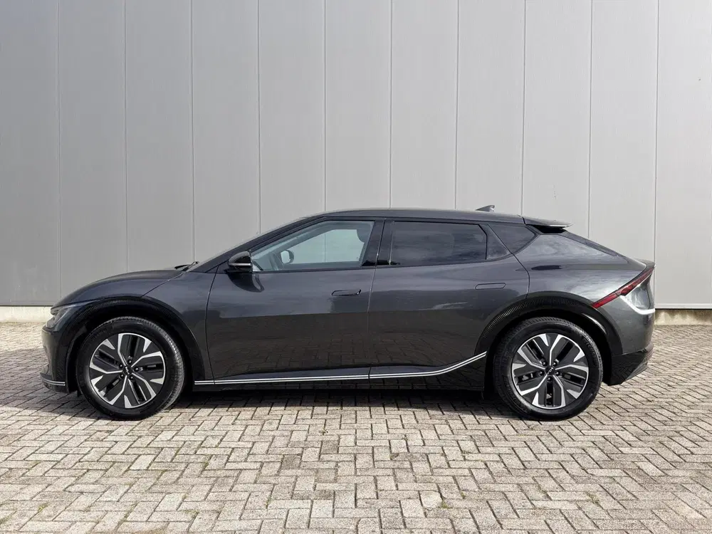 Kia EV6 Plus 77.4 kWh 1e eig uit 2021, foto 2