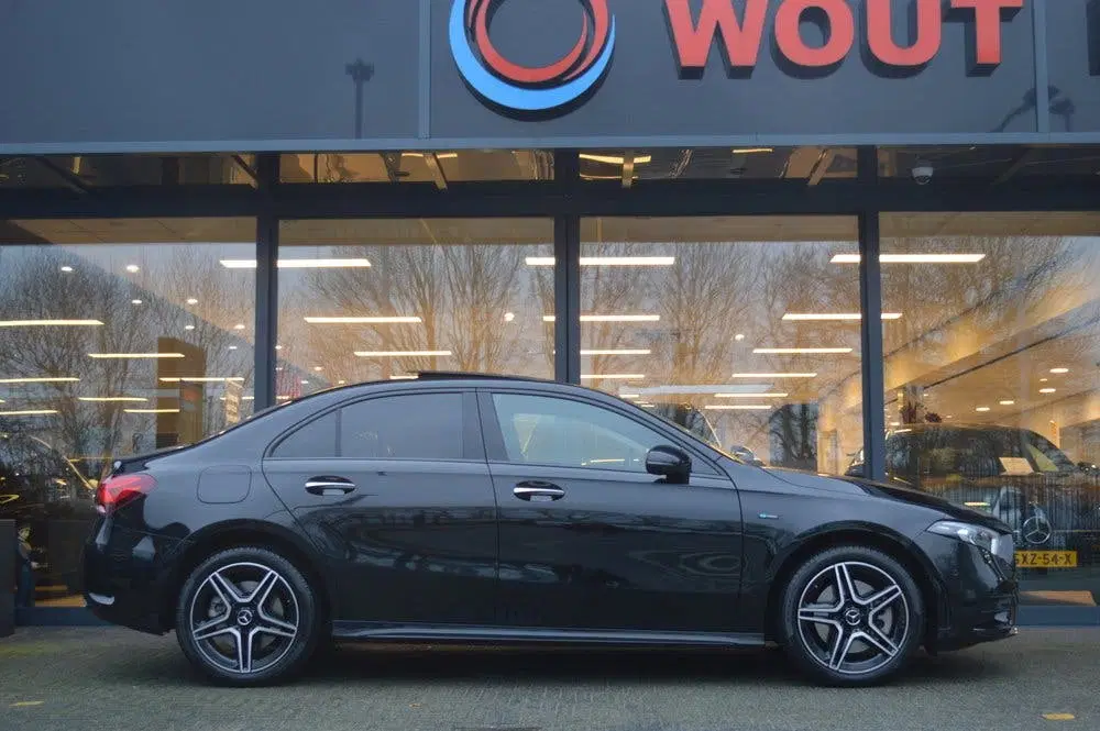 Mercedes-Benz A-Klasse 250 e AMG Led Panorama Distronic Keyl uit 2021, foto 6