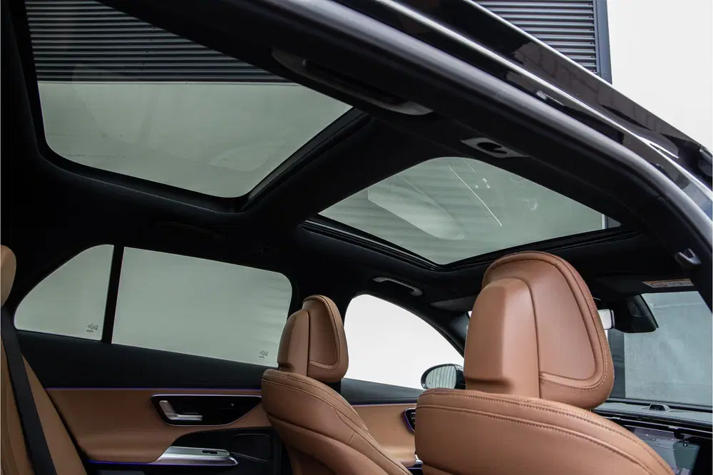 Mercedes-Benz E-Klasse 300 e AMG Premium uit 2025, foto 13