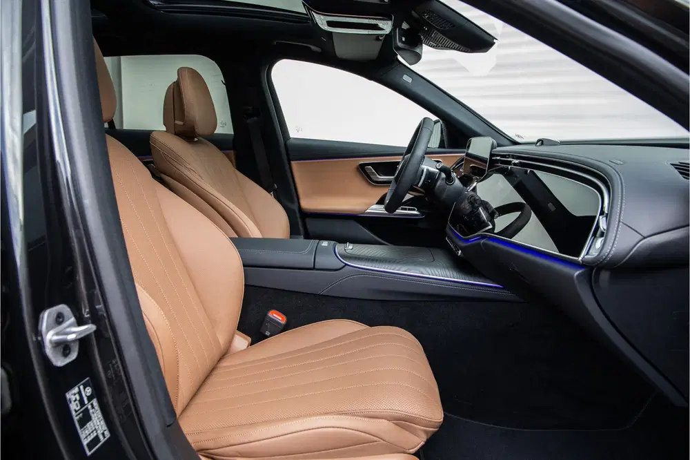 Mercedes-Benz E-Klasse 300 e AMG Premium uit 2025, foto 15