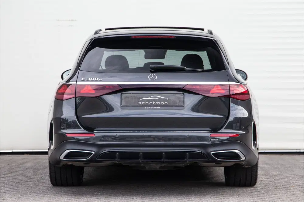 Mercedes-Benz E-Klasse 300 e AMG Premium uit 2025, foto 5
