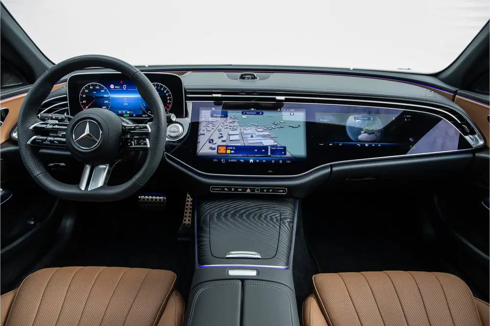 Mercedes-Benz E-Klasse 300 e AMG Premium uit 2025, foto 6