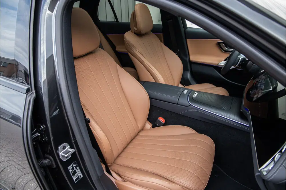 Mercedes-Benz E-Klasse 300 e AMG Premium uit 2025, foto 7