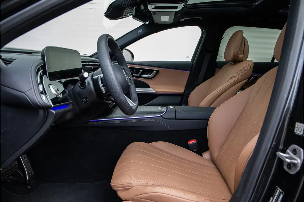 Mercedes-Benz E-Klasse 300 e AMG Premium uit 2025, foto 9